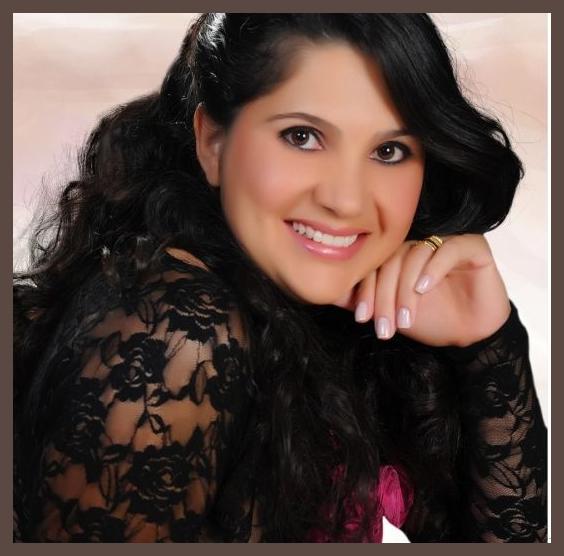 Simone  De Castro
